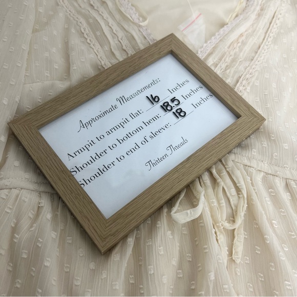 Japna NWT Ivory Peplum Lace Trim V-Neck Blouse - Picture 8 of 8